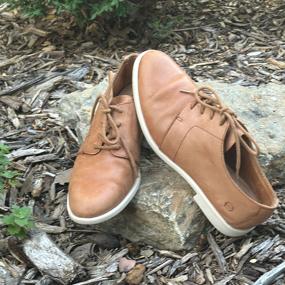 Born leather shoes lace up